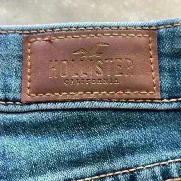 Hollister Ultra High-Rise Super Skinny Jeans - Picture 4 of 14